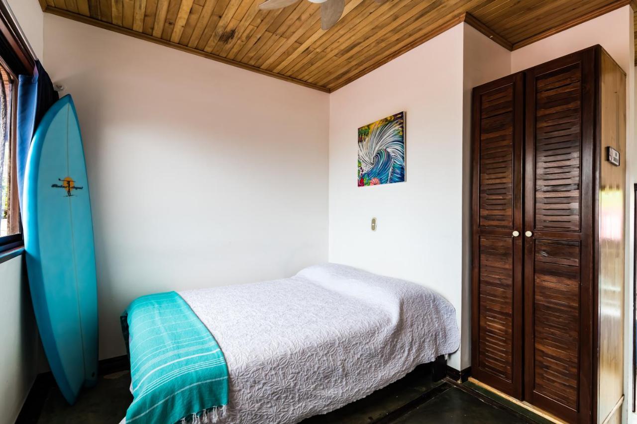 Witch'S Rock Surf Camp Hotel Тамариндо Екстериор снимка